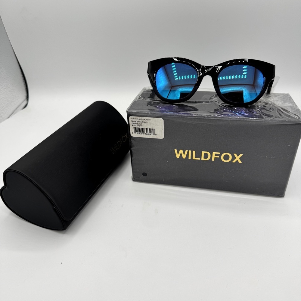 NWT Wildfox Monroe Deluxe Sunglasses Black Frames , NEW with case and cloth - Picture 5 of 16